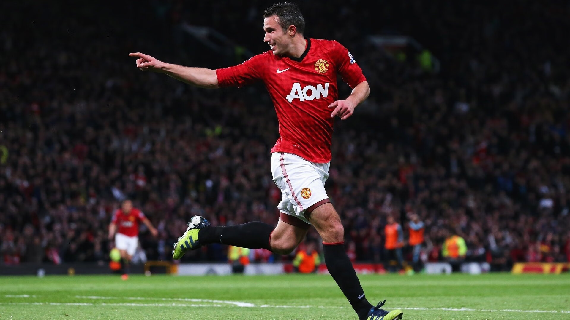 梅努想寻求更多机会，但曼联为防止无人可用不想让其离队，梅努斯国立大学